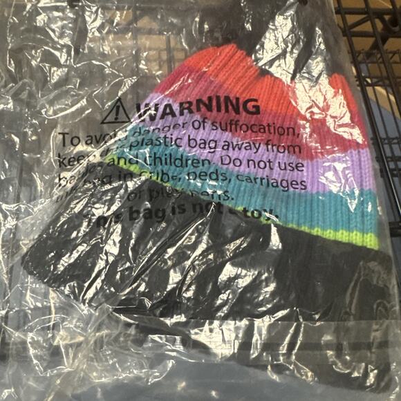 Matrix Black and Striped Pom Beanie Hat Pom New in Package - Picture 2 of 2